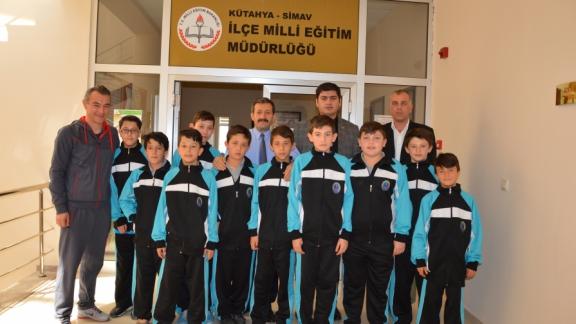 Osmanbey Ortaokulu Küçük Erkek Mini Voleybol Takımı il birincisi oldu.