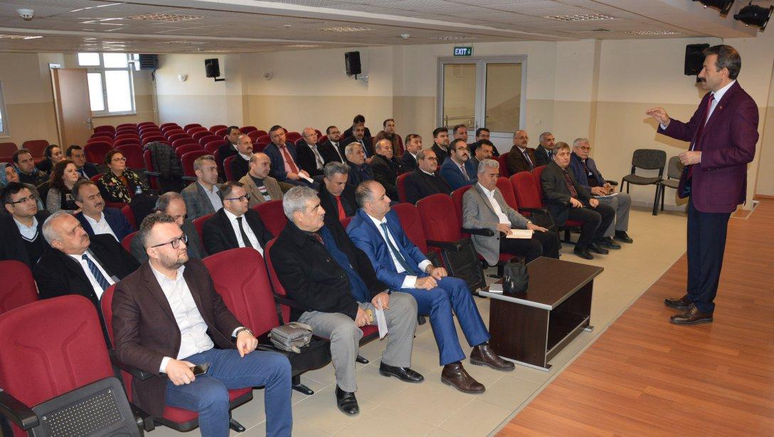 İlçe Milli Eğitim Müdürümüz Mehmet ŞİRİKÇİ başkanlığında bilgilendirme ve değerlendirme toplantısı gerçekleştirildi.