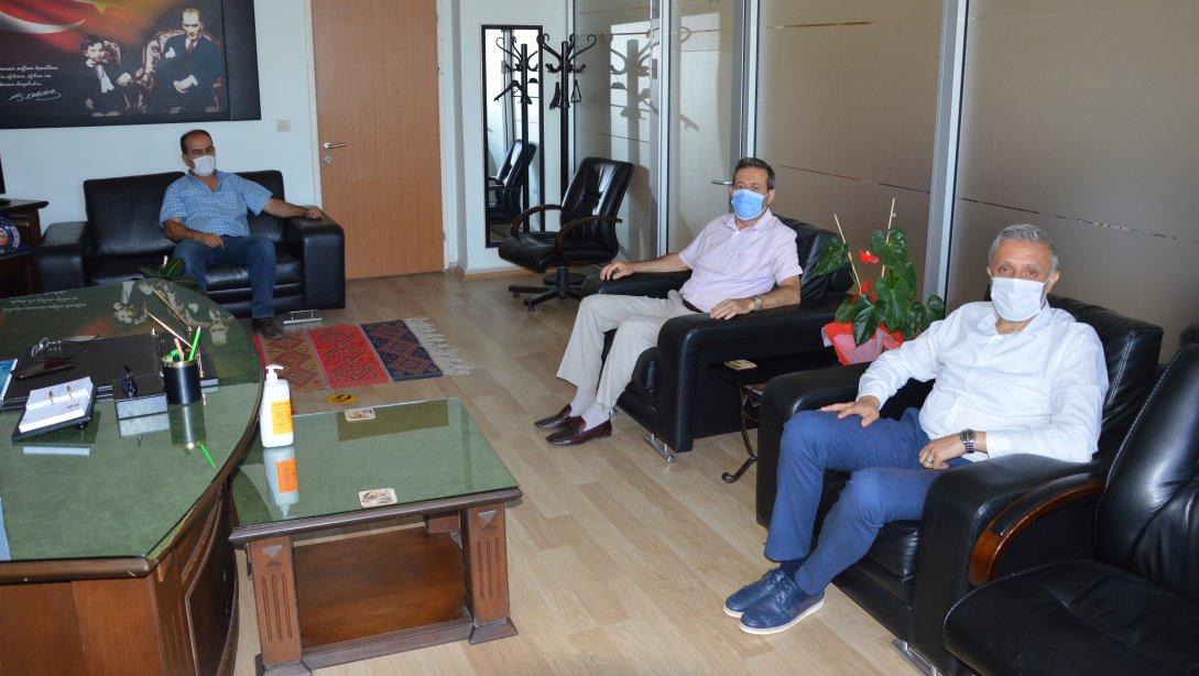 Simav Belediye Başkanımız Av. Adil BİÇER Milli Eğitim Müdürümüz Mehmet ŞİRİKÇİ'yi makamında ziyaret etti.