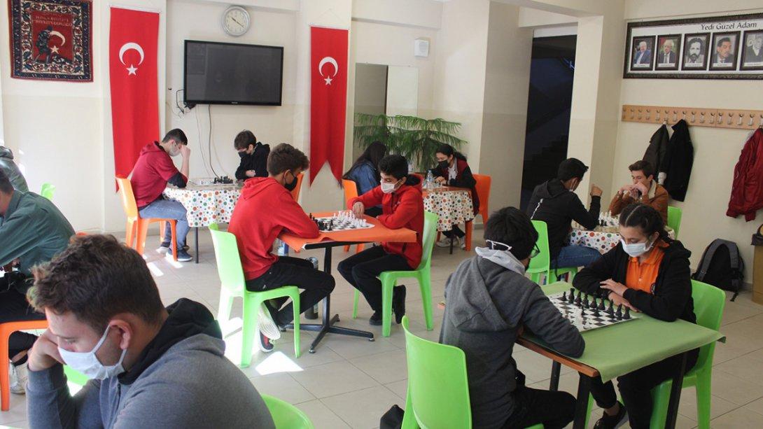  Halk Eğitim Merkezi Müdürlüğünde Liseler Arası Satranç Turnuvası Gerçekleştirildi.