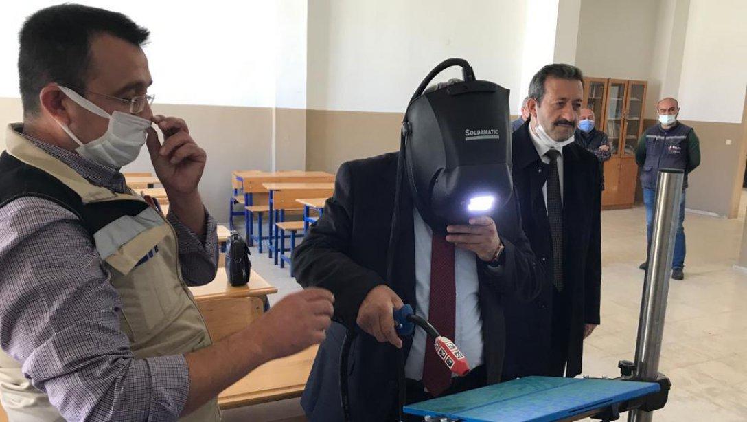 İlçe Milli Eğitim Müdürümüz Mehmet ŞİRİKÇİ ve Gediz İlçe Milli Eğitim Müdürü Mahmut BAHADUR Sİmav Mesleki ve Teknik Anadolu Lisesi'ni ziyaret ettiler.