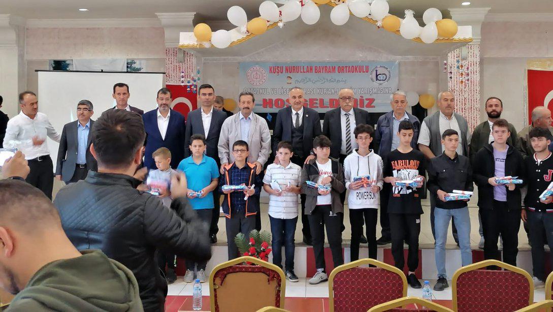 Müdürlüğümüz tarafından düzenlenen Kuşu Nurullah Bayram Ortaokulu'nun organize ettiği ortaokul ve liseler arası Kur'an-ı Kerim'i güzel okuma yarışması gerçekleştirildi. 