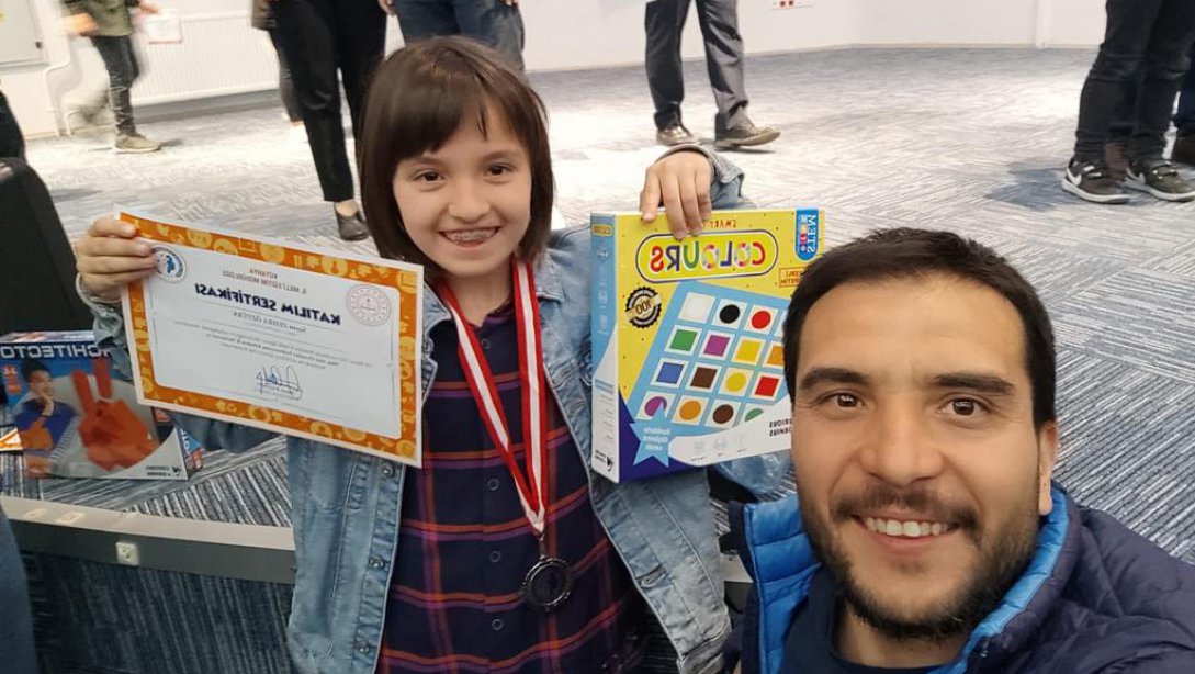 Atatürk İlkokulu akıl ve zeka oyunları federasyonunun Kütahya da yapmış olduğu il finallerinde öğrencisi 2. oldu.