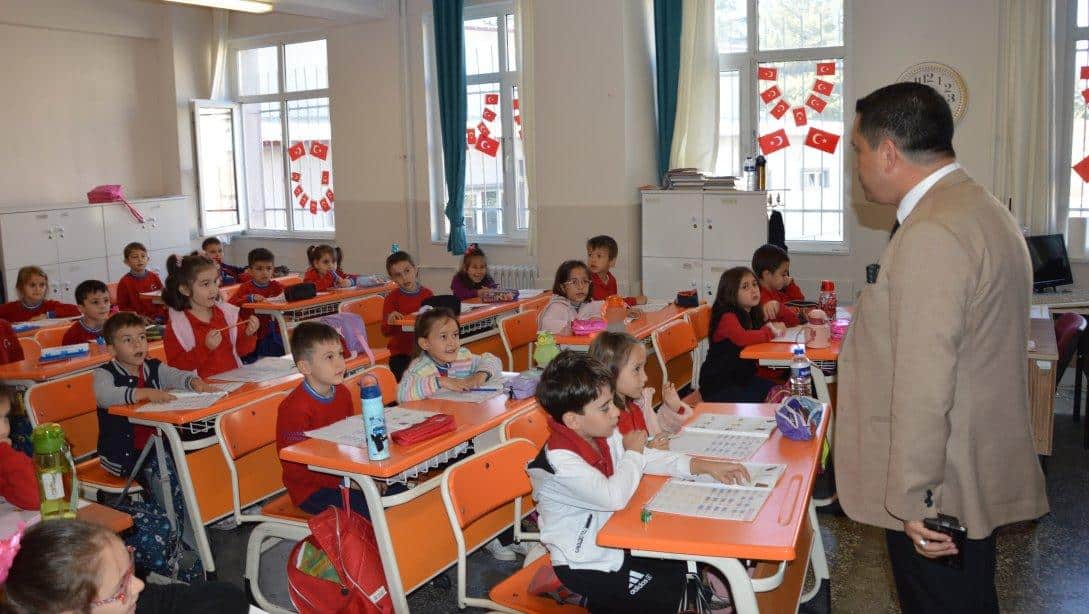 İlçe Milli Eğitim Müdürümüz İsmail Güven Atatürk İlkokulu'nu ziyaret etti.