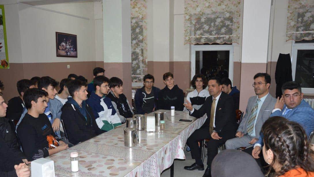 İlçe Milli Eğitim Müdürümüz İsmail Güven Simav Fen Lisesi'ni ziyaret etti.