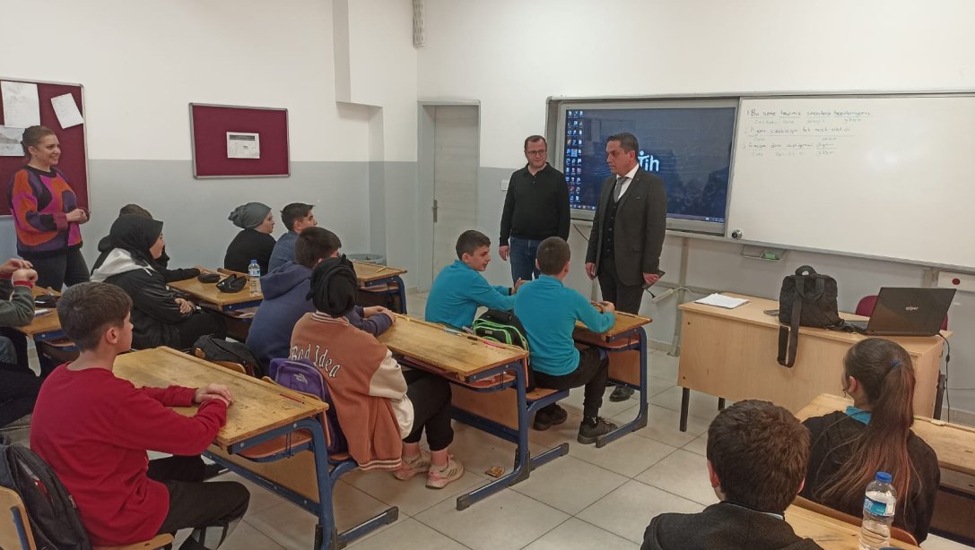İlçe Milli Eğitim Müdürümüz İsmail Güven Yemişli İlkokulu ve Yemişli Şehit Kenan Karabodur Ortaokulu'nu ziyaret etti.